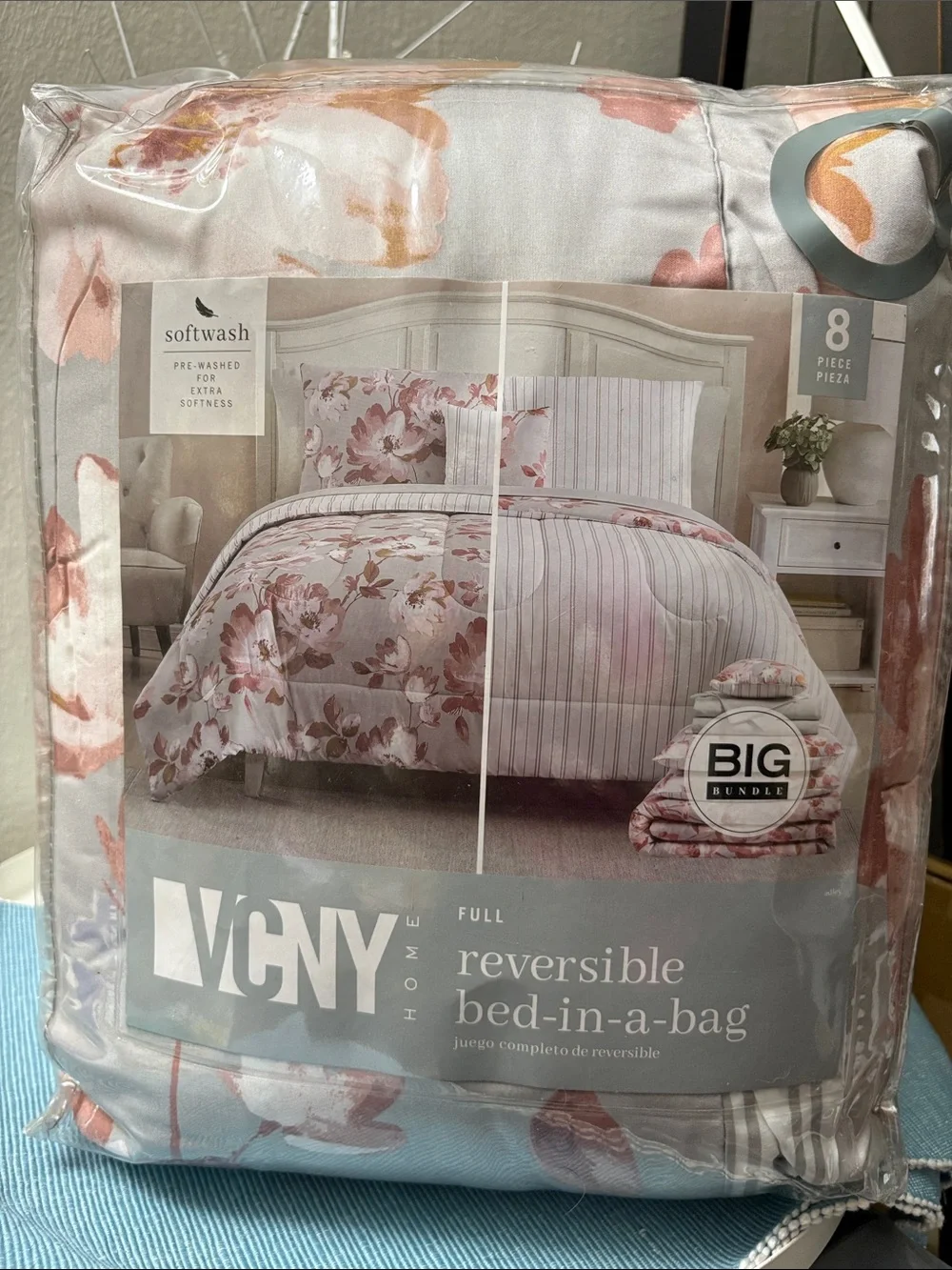 VCNY Reversible Floral & white FULL SIZE BED SET in a bag.